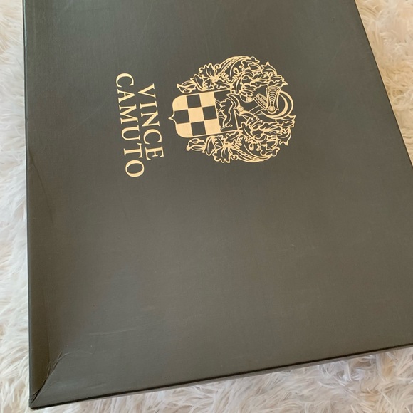 Vince Camuto
Kenzo Boot - Picture 10 of 11